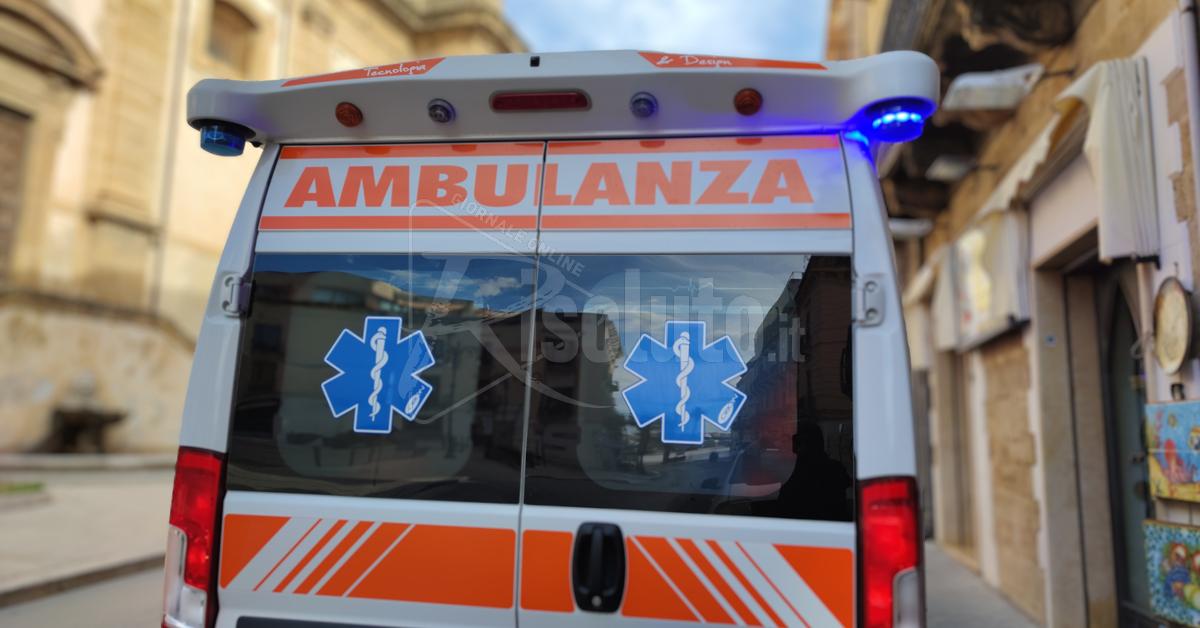 Ambulanza del 118 ferma per un giorno a Sciacca, servizio ripreso senza medico e infermiere