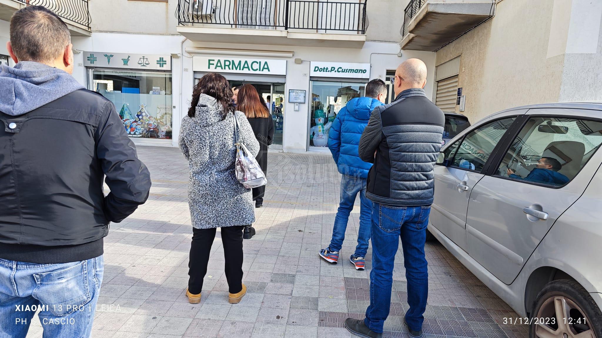 La farmacia di turno a Sciacca vende in poche ore 500 tamponi Covid
