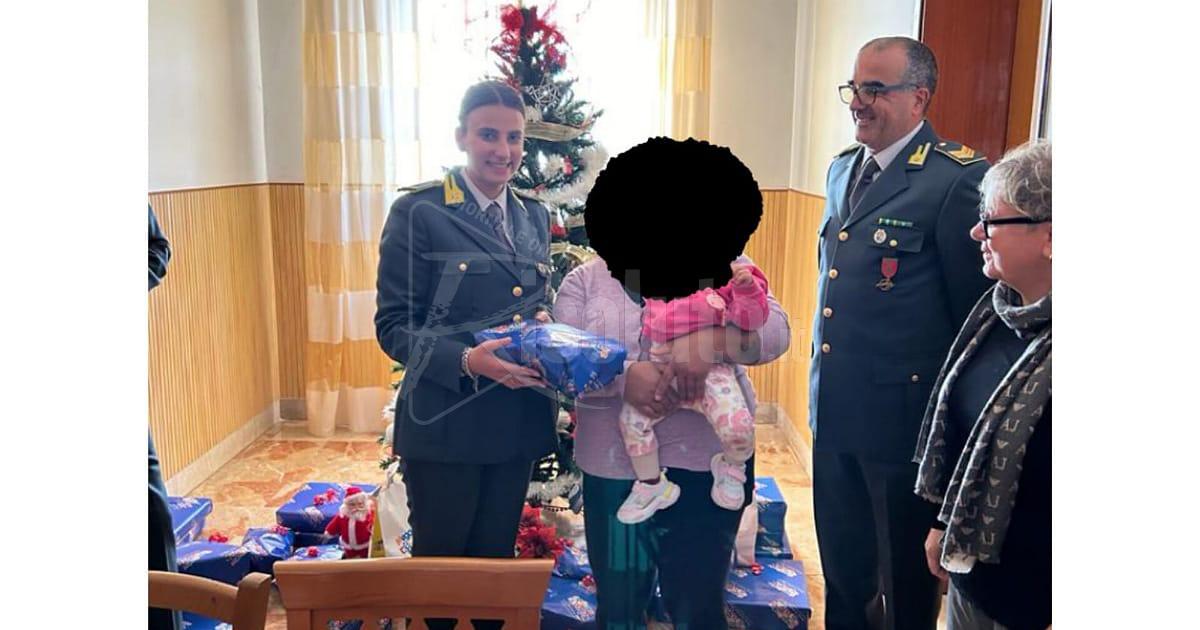 La Gdf di Sciacca dona giochi ai bimbi della casa di accoglienza Freedom
