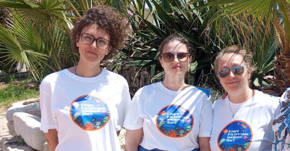 Bandiera italiana sulla statua di Giuseppe Licata a Sciacca, appello della Lav per la difesa degli animali selvatici