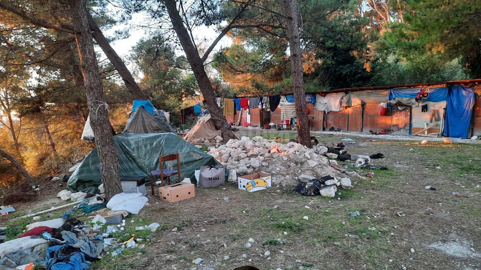 L’omicidio di Caltabellotta, il marocchino colpito ripetutamente con un bastone fino a causarne la morte