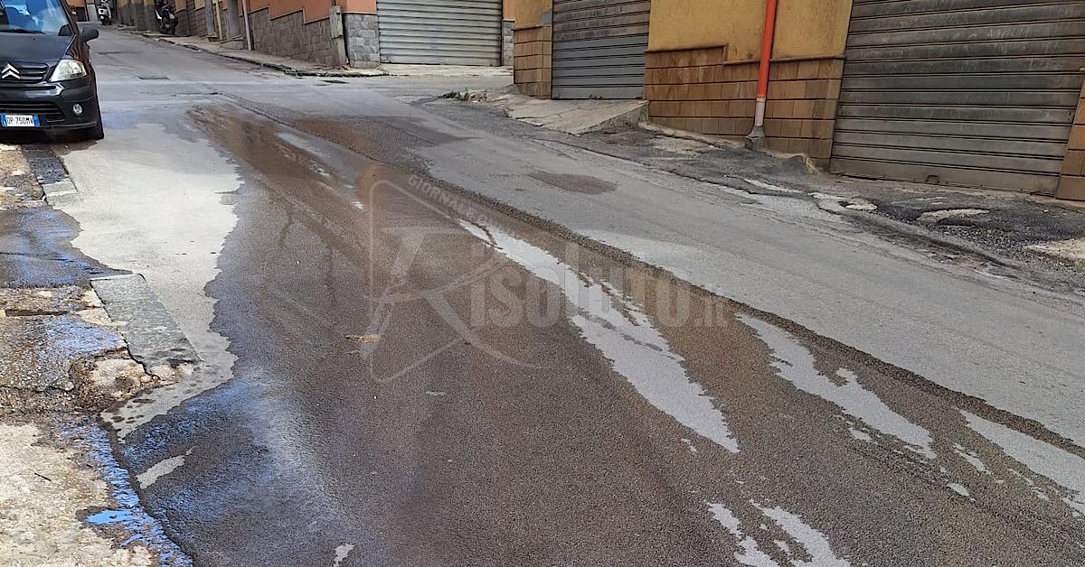 Sciacca, perdita idrica in via Toscana da un anno