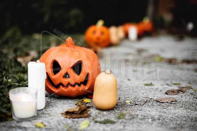 Quattordici lavoratori "in nero" alla festa abusiva di Halloween, denunciato il titolare del locale di Menfi