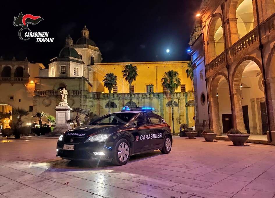 Festa di compleanno in casa con invitati mentre si trova ai domiciliari, scatta il carcere