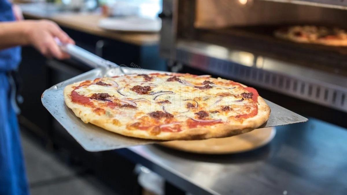 Sequestrati 53 chili di generi alimentari in 3 pizzerie di Favara, sanzioni per 16 mila euro