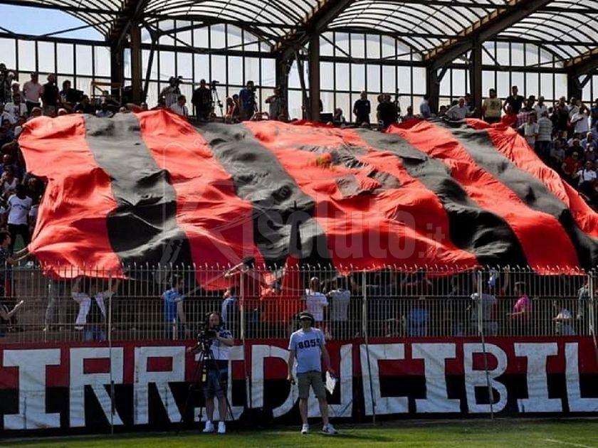 Scontri nel post partita Folgore-Unitas Sciacca, ferito un tifoso