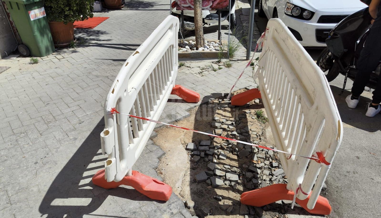 Altre transenne nel viale della Vittoria a Sciacca