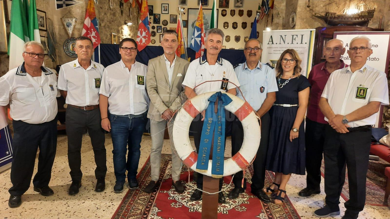 Sciacca, Marinai d'Italia e Finanzieri in congedo premiati per l’omaggio alla Costituzione