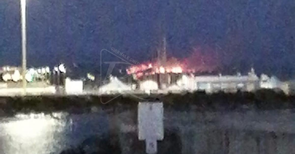 Incendio in contrada Camemi a Ribera, le fiamme si vedono anche da Sciacca