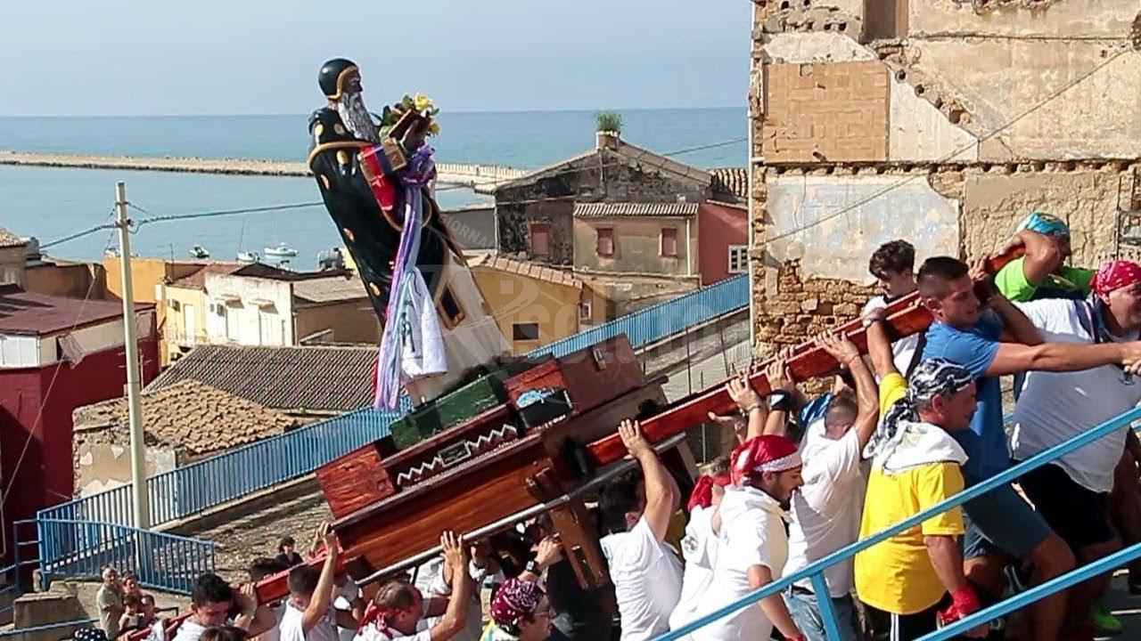 Processione sotto casa del boss, Carmelo Pace: "Basta con la reverenza verso i mafiosi"