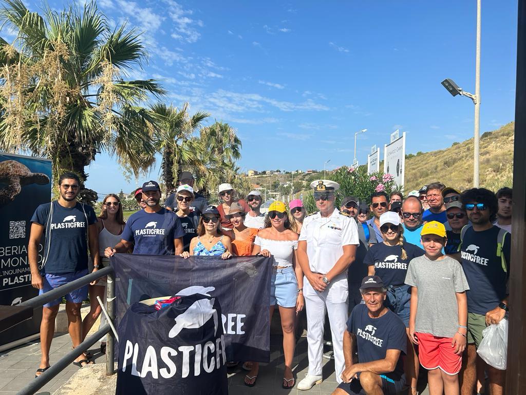 Giornata "Plastic free Onlus" questa mattina a Porto Palo di Menfi