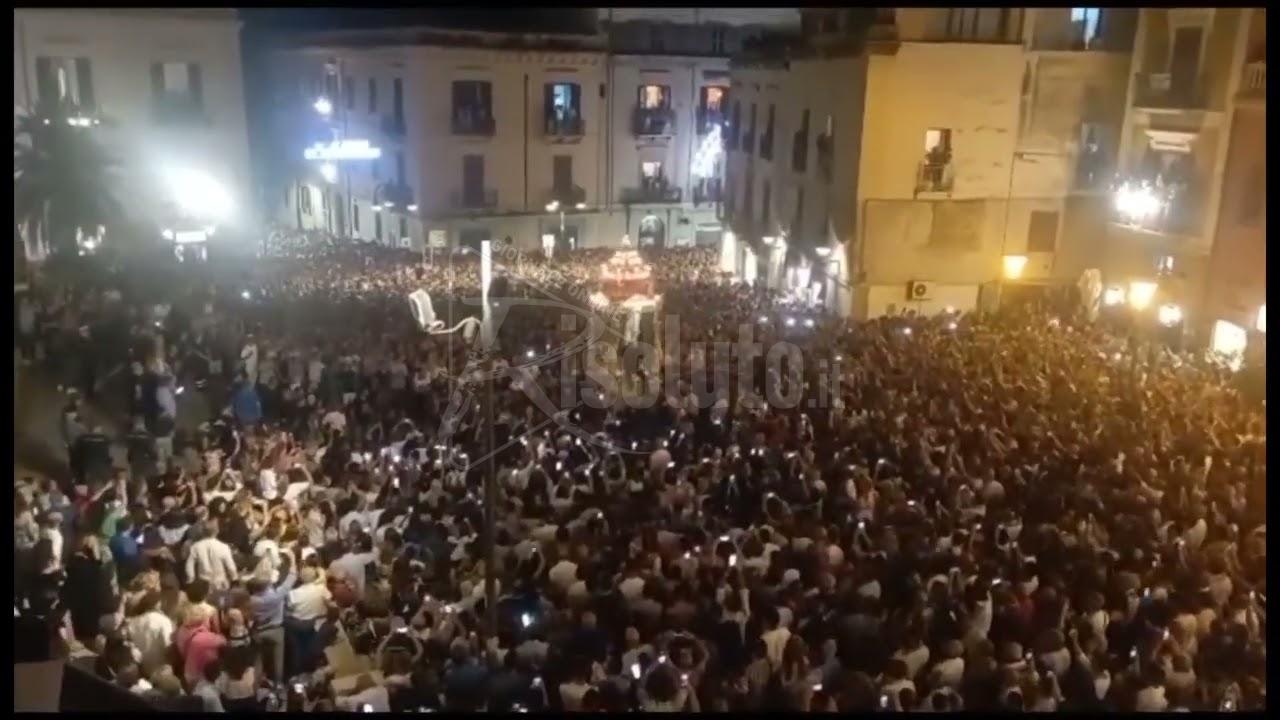 Rientro della vara in Basilica con richiesta dei portatori (Video)