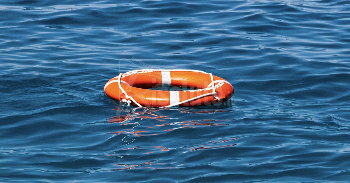 Naufragio al largo di Lampedusa, morti 41 migranti