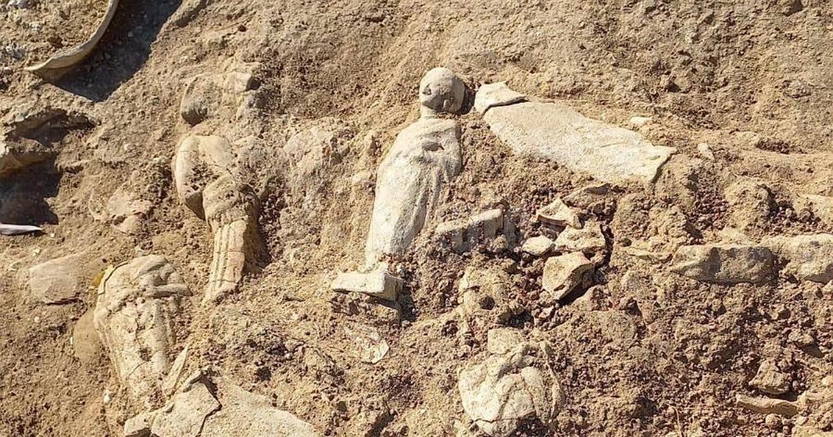 Nuovi ritrovamenti nella Valle dei Templi mentre in mare tra Sciacca e Mazara tre vulcani e il relitto di una nave.