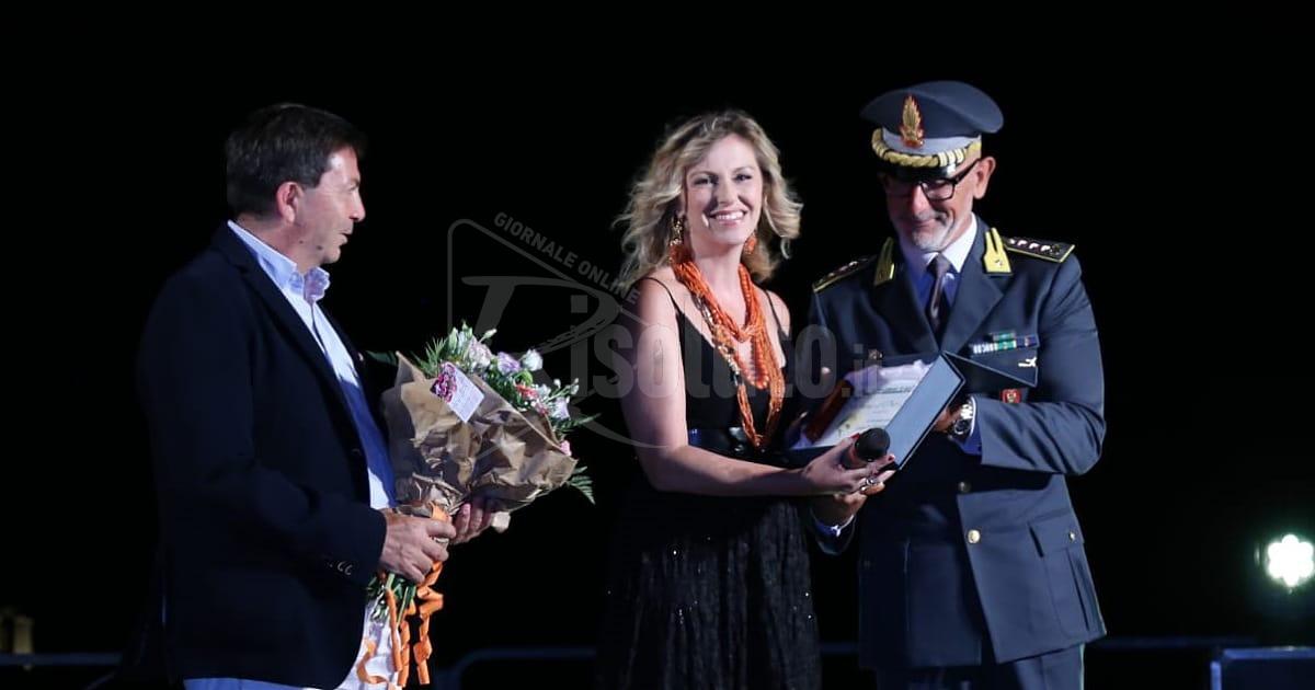 Premio speciale Mimosa d'oro all'artigiana del corallo Laura Di Giovanna