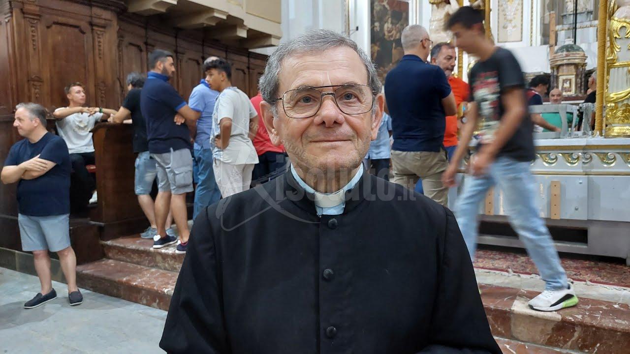 L’abbraccio dei fedeli al simulacro della Madonna del Soccorso (Video)