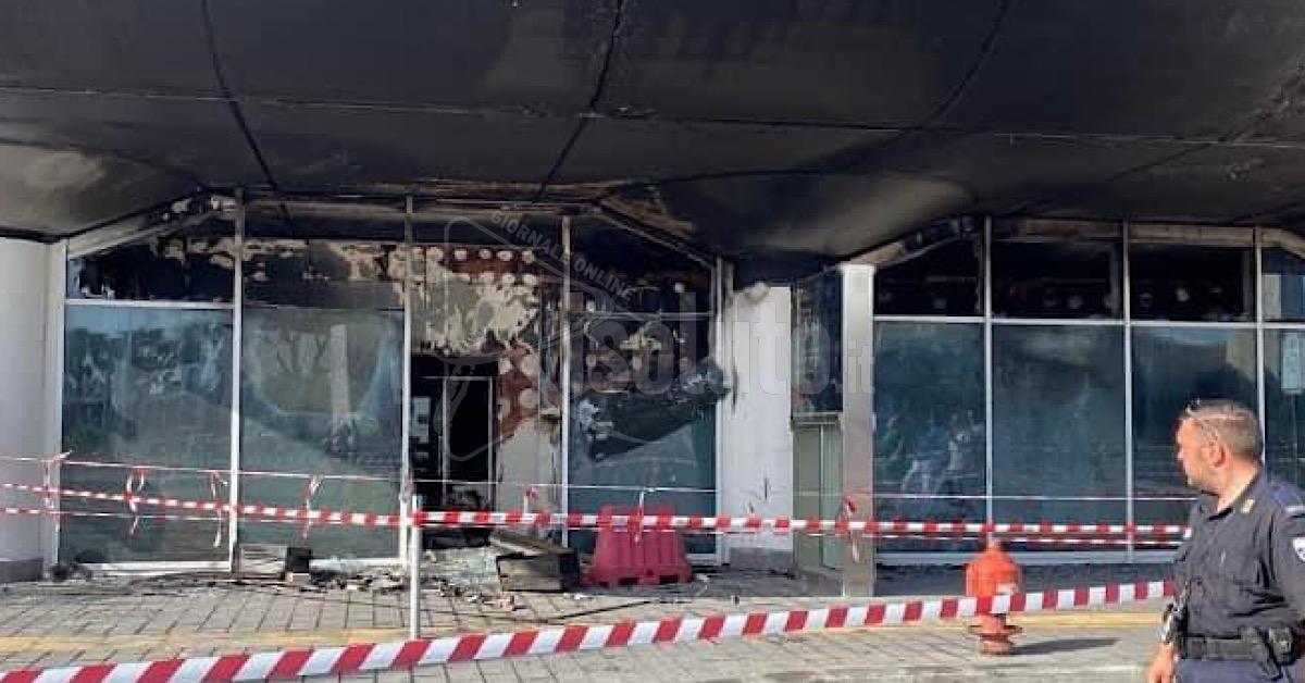 Incendio all’aeroporto di Catania, voli dirottati a Palermo e Trapani