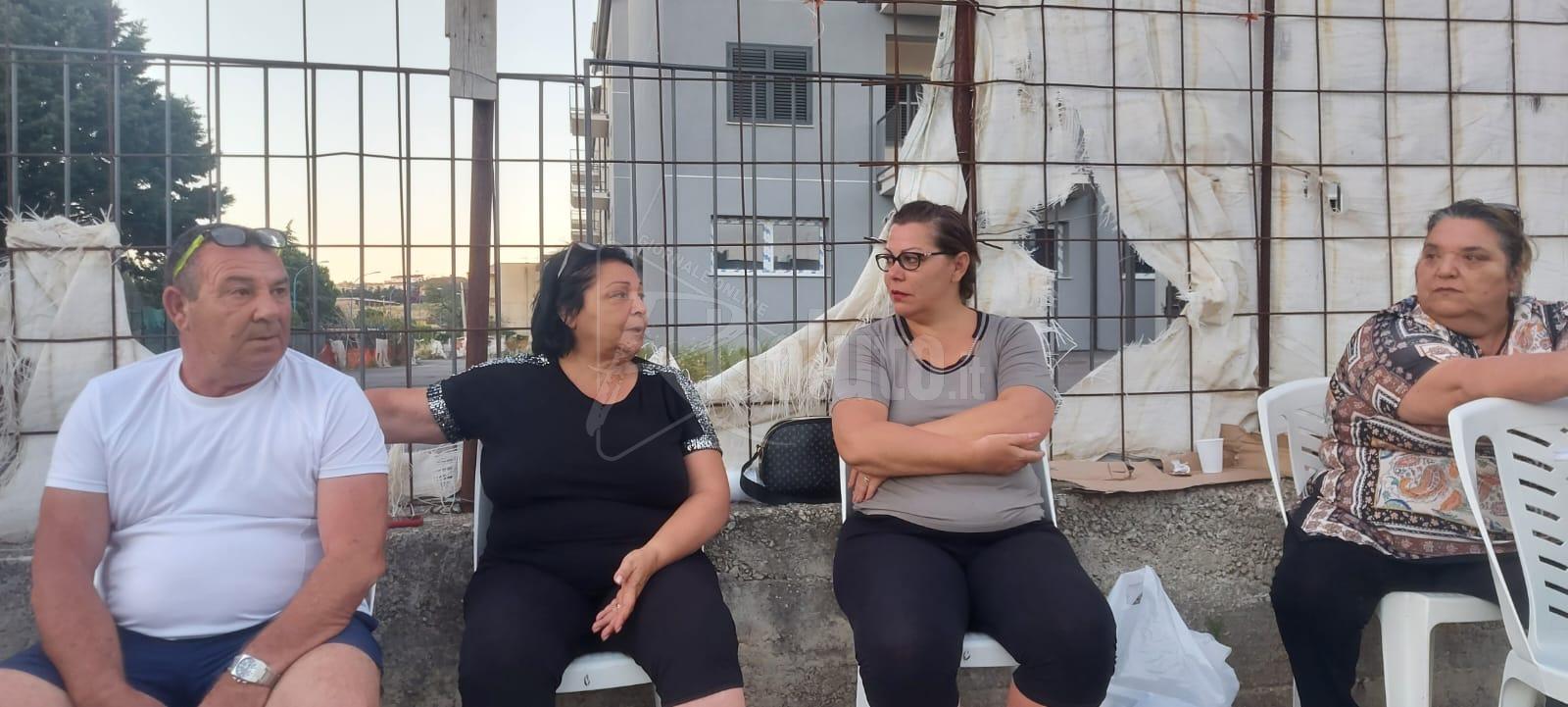Ribera, presidio fino a sera alle case popolari di Largo Martiri di via Fani  (Video)