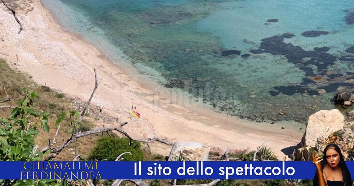 Allestimento in spiaggia per il nuovo spettacolo di Monte