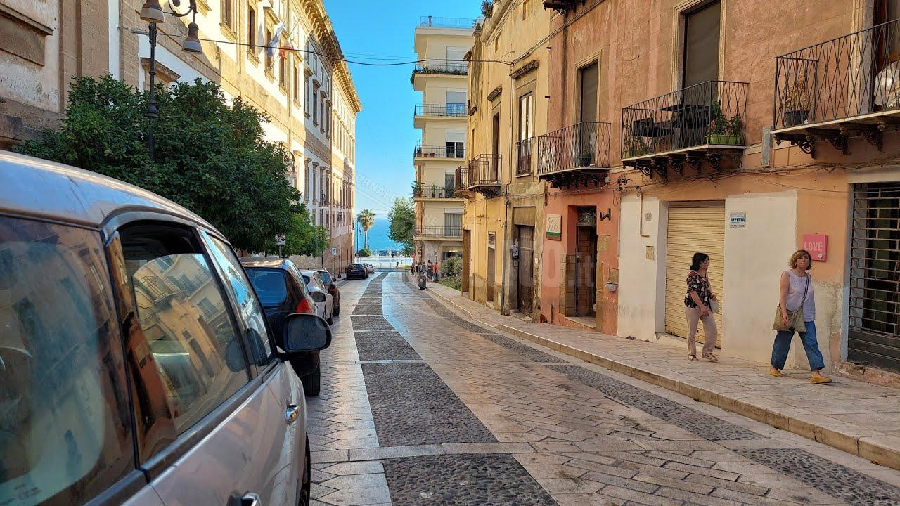 Da domani via Roma a Sciacca sarà pedonale, molto perplessi residenti e commercianti (Video)