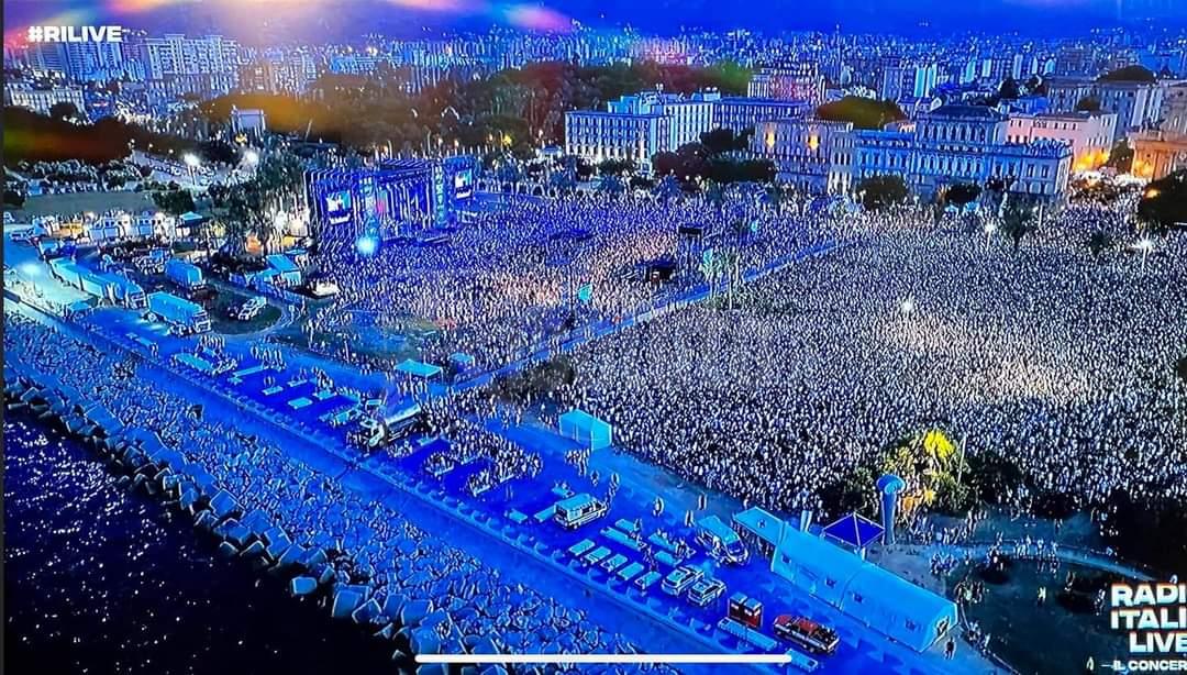 Radio Italia Live a Palermo, quasi centomila persone al Foro Italico