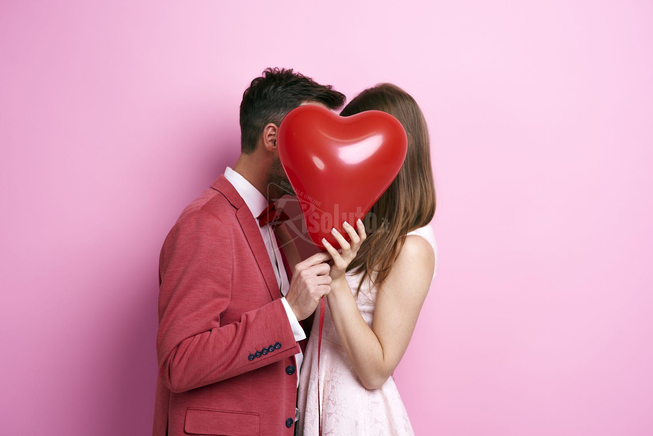Notte romantica a Sambuca, flash mob "Bacia l'amata"