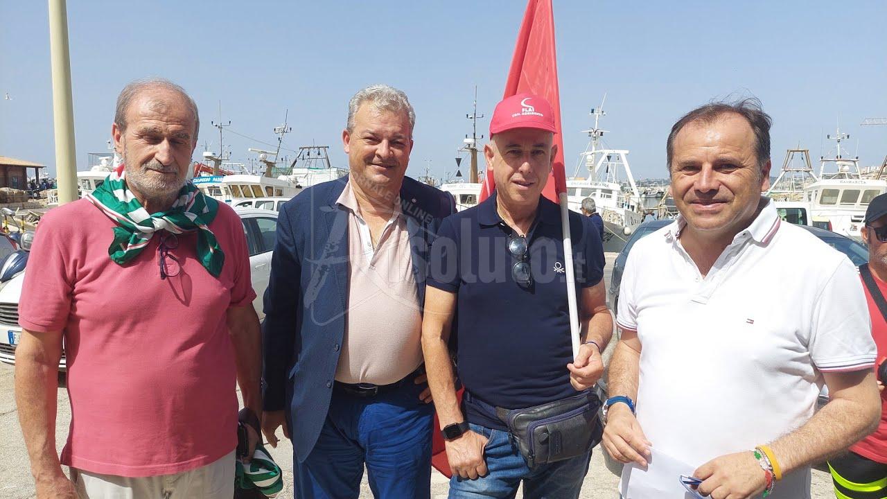 Marinerie sul piede di guerra a difesa della pesca a strascico (Video)