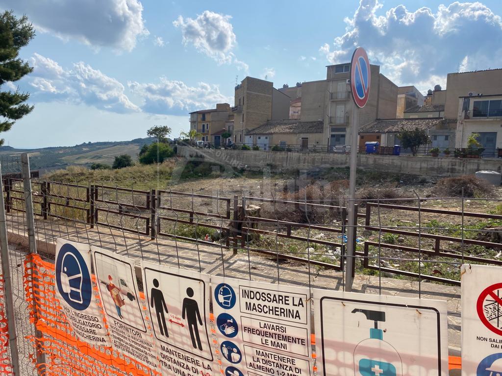 A Sant'Anna di Caltabellotta via ai lavori del primo campo di calcetto comunale finanziato dalla Regione