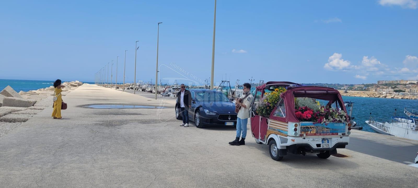 Si gira a Sciacca lo spot Nirma con la diva di Bollywood Shehnaaz Kaur