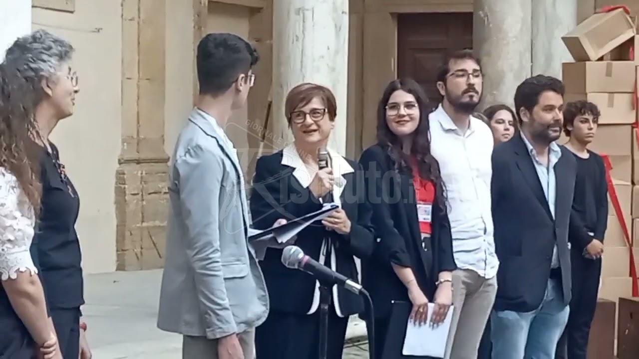 "Oltre le mura di Ilio", in scena il laboratorio teatrale del Liceo Classico Fazello (Video)