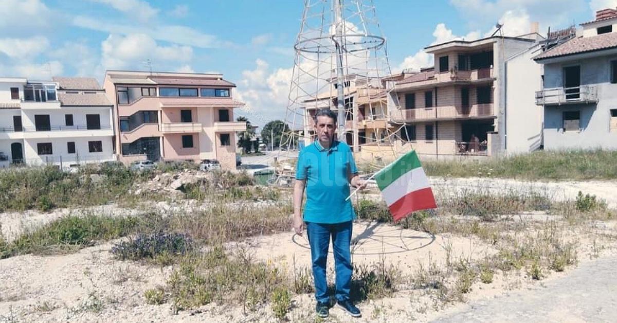 Santa Margherita, Sciara con la bandiera nel quartiere che da 55 anni attende le opere di urbanizzazione
