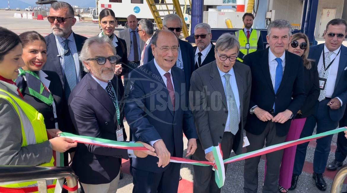 Schifani a bordo del volo inaugurale Aeroitalia Palermo-Roma: "Un altro punto a favore nella lotta al caro voli"