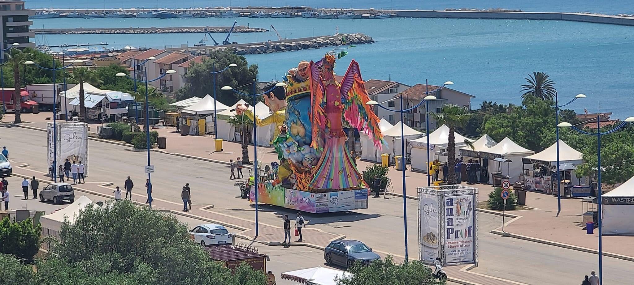 Prima giornata di sfilata, meno gente nelle prime ore del Carnevale di Sciacca