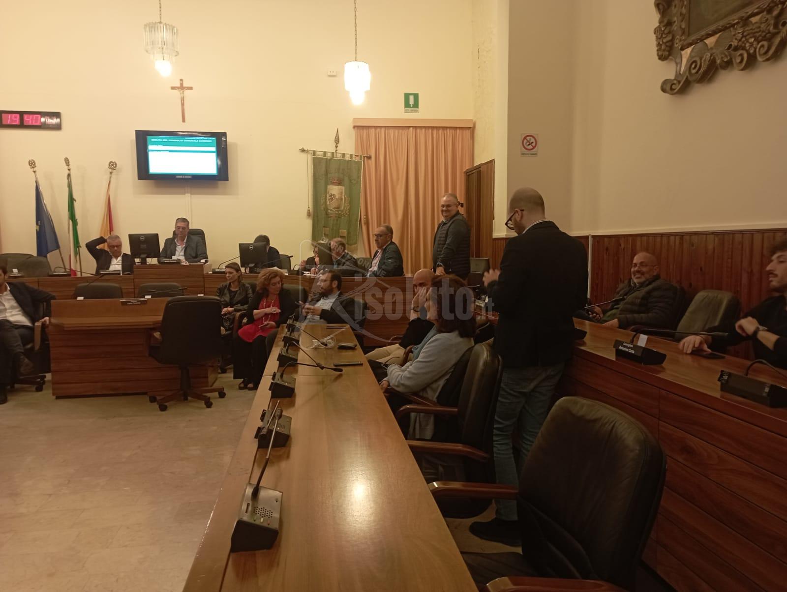 Consiglio comunale, manca il numero legale da riconvocare la seduta sulle partecipate