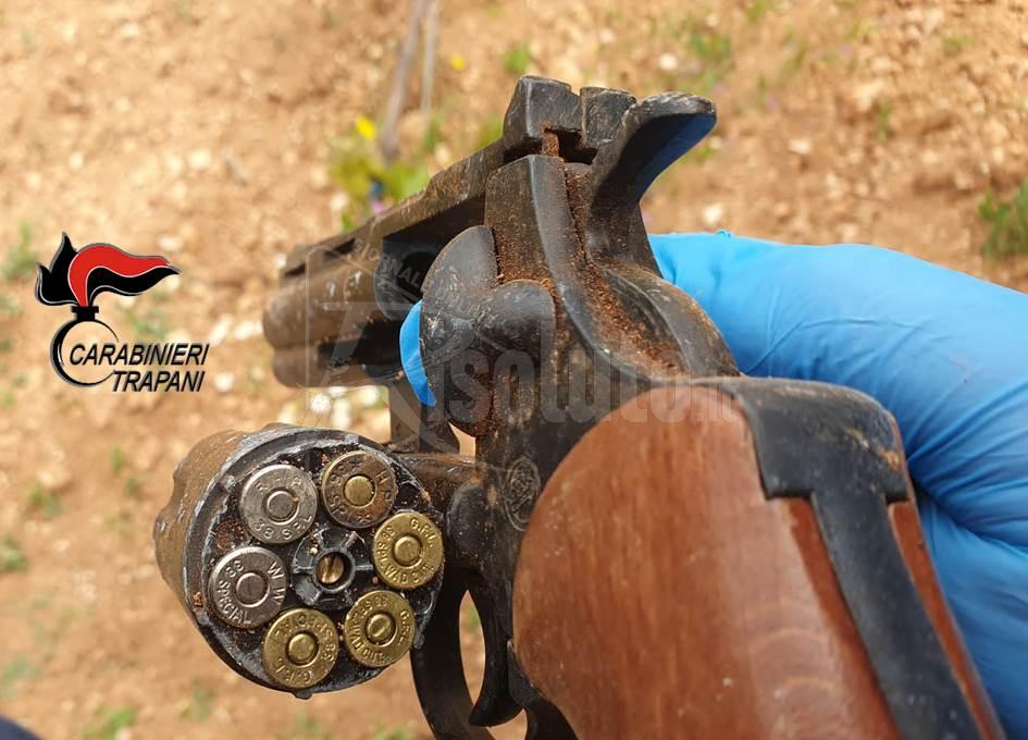 Detenzione di armi clandestine, due arresti dei carabinieri