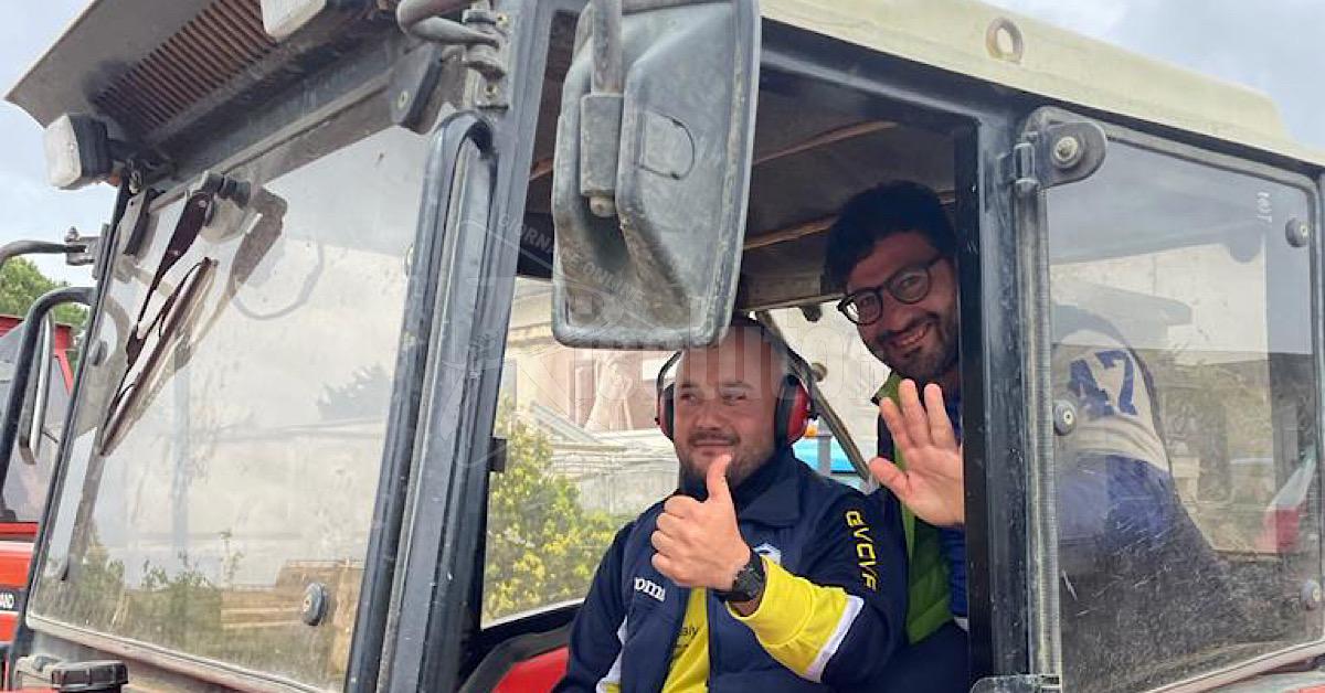Montevago, sfilata dei trattori in occasione della Festa dei Lavoratori (Video)