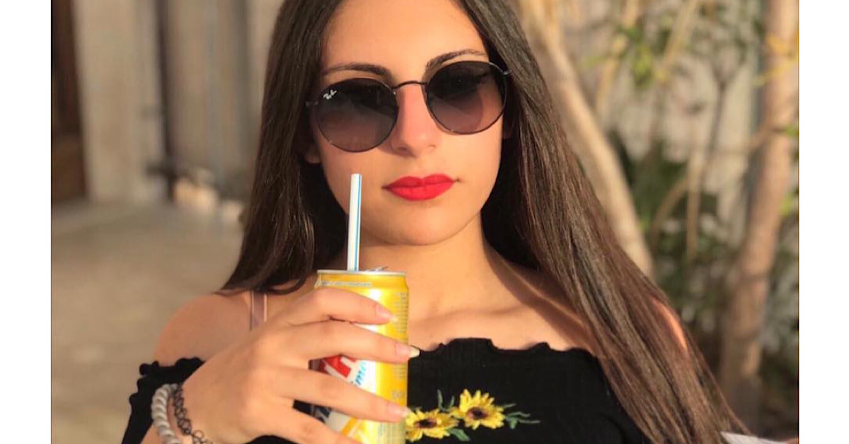 Noemi Dimino di Sciacca regina dei cocktail al Descosicano tra gli istituti alberghieri