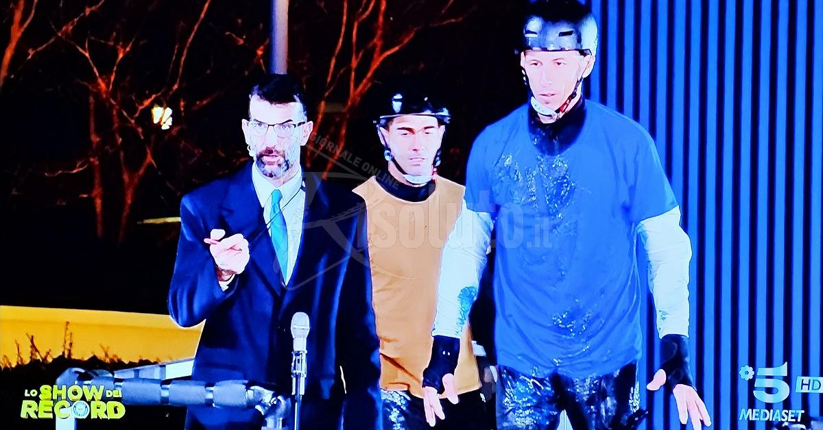 Sciacca, David Sclafani sfiora il Guinness World Record nella sfida del "Palo Grasso" su Canale 5