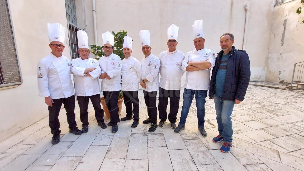 Chef ai fornelli della Mensa della Solidarietà di Sciacca (Video)