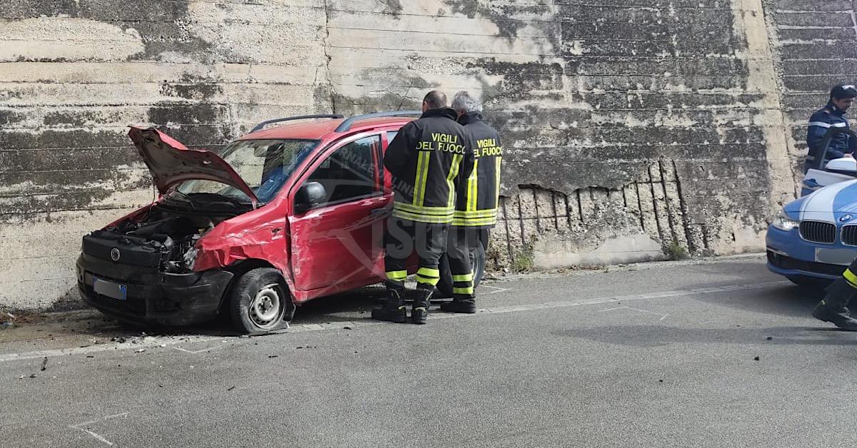 Incidente tra due auto sulla 115 a Sciacca, un ferito