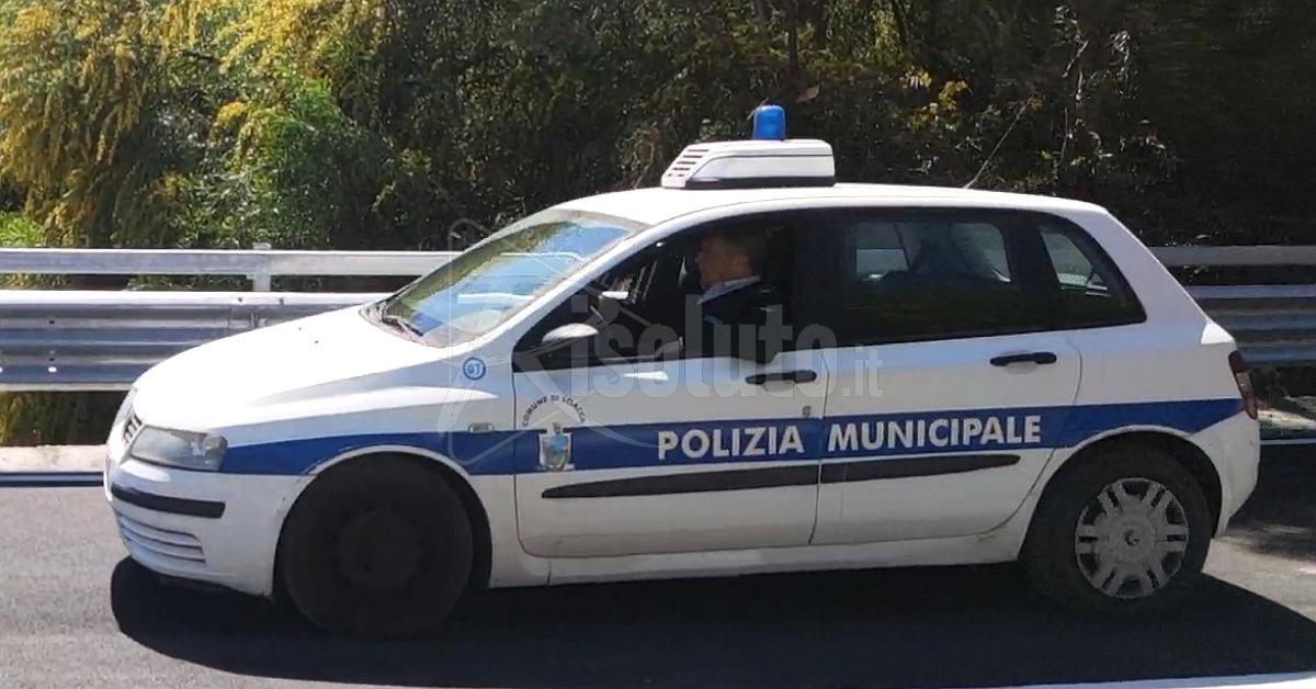 Abbandono di rifiuti pericolosi, denunciato un meccanico di Sciacca