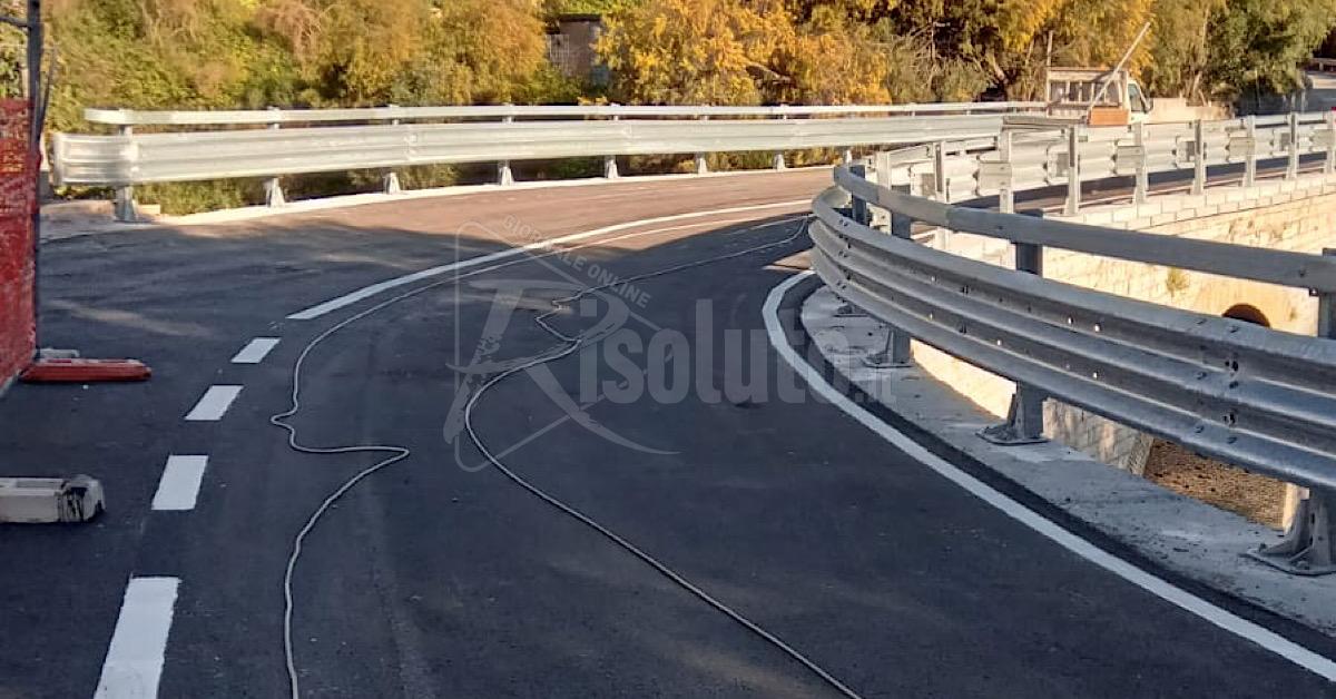 Arriva la segnaletica al ponte Bagni, si smonta il cantiere e si apre la strada