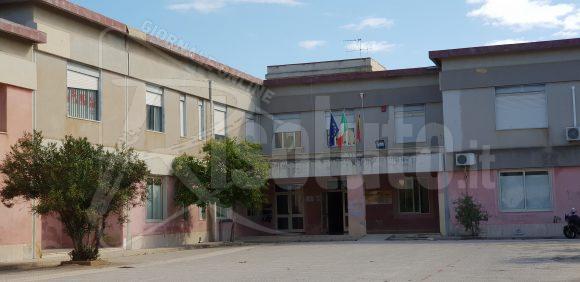 La maestra coinvolta nella latitanza di Matteo Messina Denaro sospesa dal servizio
