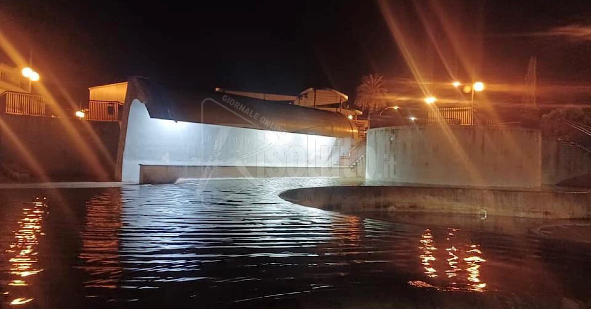 Santa Margherita Belice, fontana di piazza Loi torna in funzione con 6 telecamere (Video)