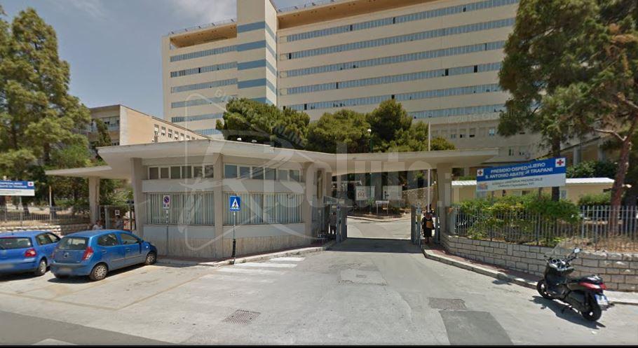 Uomo minaccia e spaventa i sanitari del Sant'Antonio Abate di Trapani, caccia all'uomo