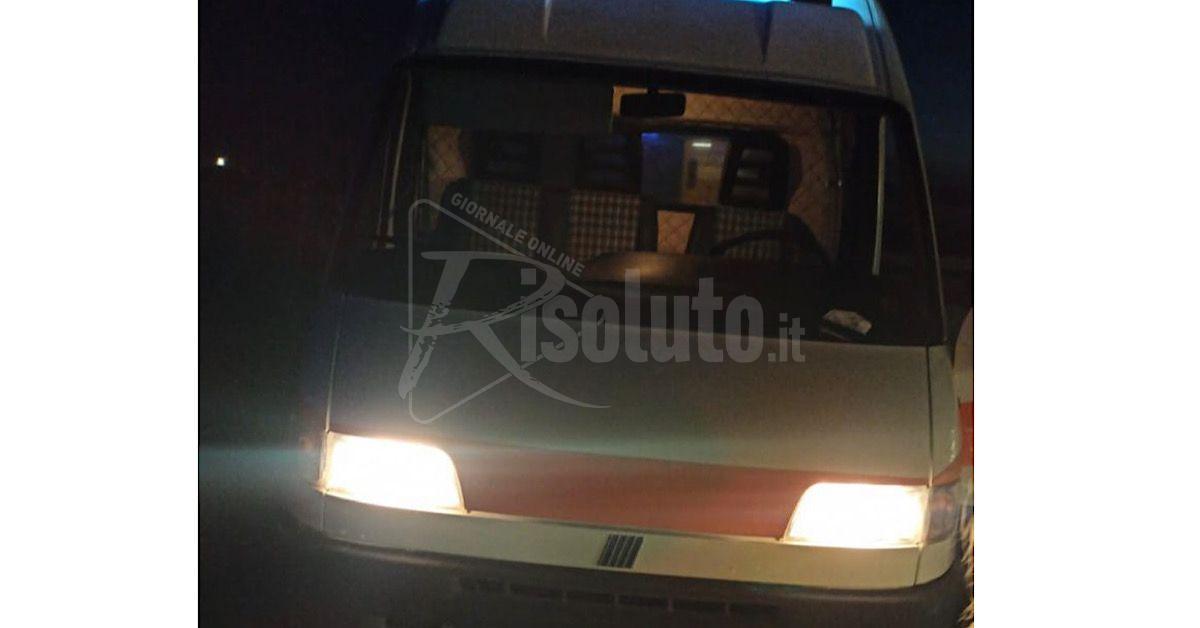 Polizia stradale sequestra a Sciacca ambulanza privata senza revisione e assicurazione per la responsabilità civile