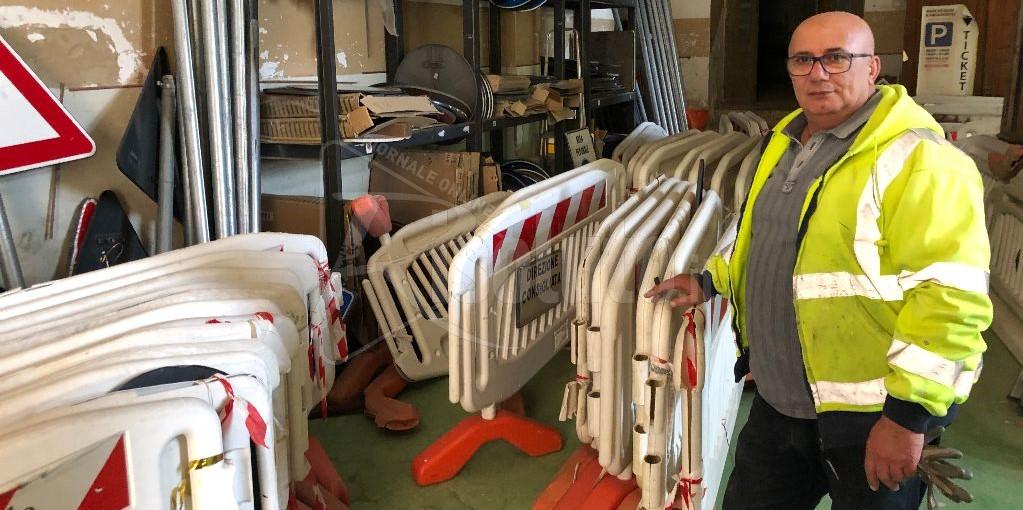 Più transenne e meno addetti  nella squadra Segnaletica del Comune di Sciacca