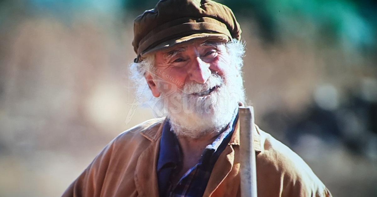 L'attore saccense Santo D'Aleo vestito mentre interpreta il pastore nel film