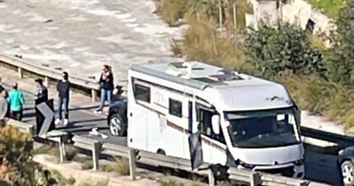 Scontro tra auto e camper sulla statale 115 a Sciacca, nessun ferito