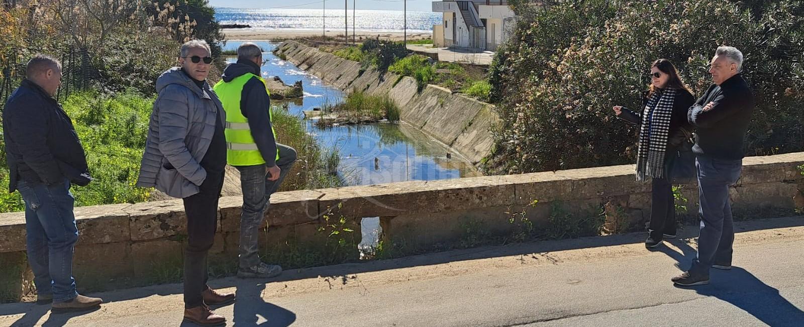 Lavori nelle zone colpite da frane e pulizia dei torrenti, Menfi avanza e Sciacca al palo